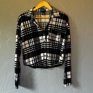 Crop top flannel with chest pocket size M can fit both women/ juniors